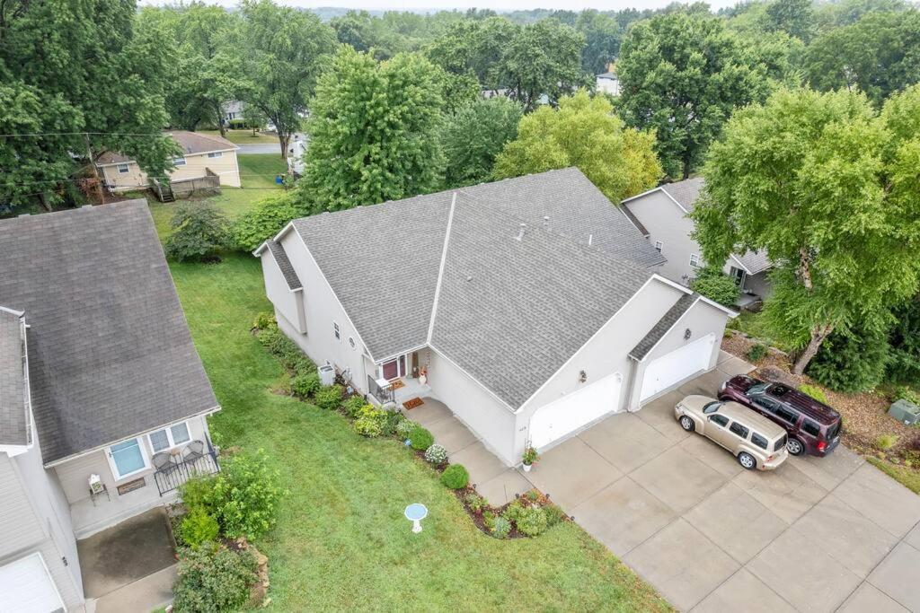 Beautiful Townhome, 11 Minutes To Downtown, Kcmo. 캔자스시티 외부 사진
