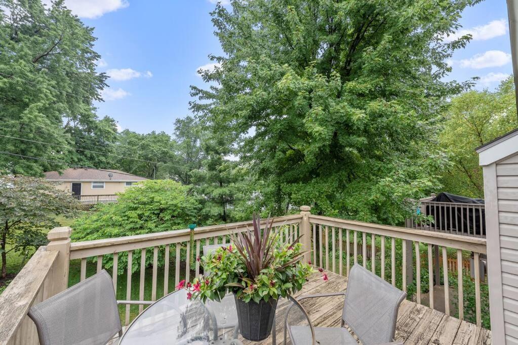 Beautiful Townhome, 11 Minutes To Downtown, Kcmo. 캔자스시티 외부 사진