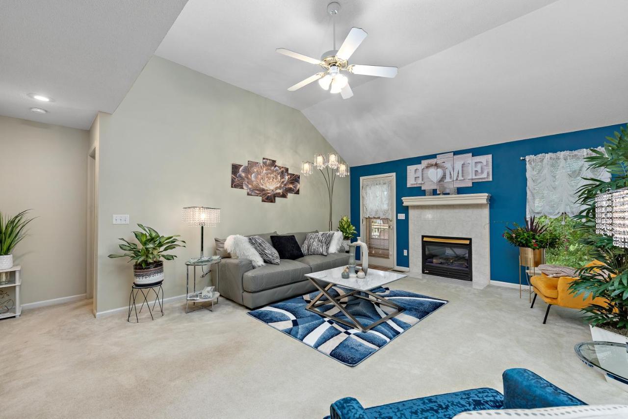 Beautiful Townhome, 11 Minutes To Downtown, Kcmo. 캔자스시티 외부 사진