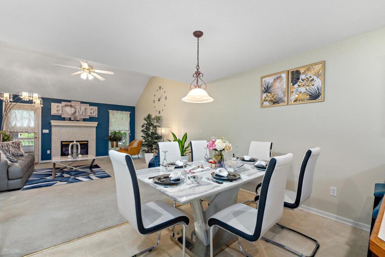 Beautiful Townhome, 11 Minutes To Downtown, Kcmo. 캔자스시티 외부 사진