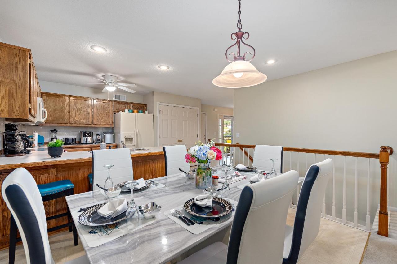 Beautiful Townhome, 11 Minutes To Downtown, Kcmo. 캔자스시티 외부 사진