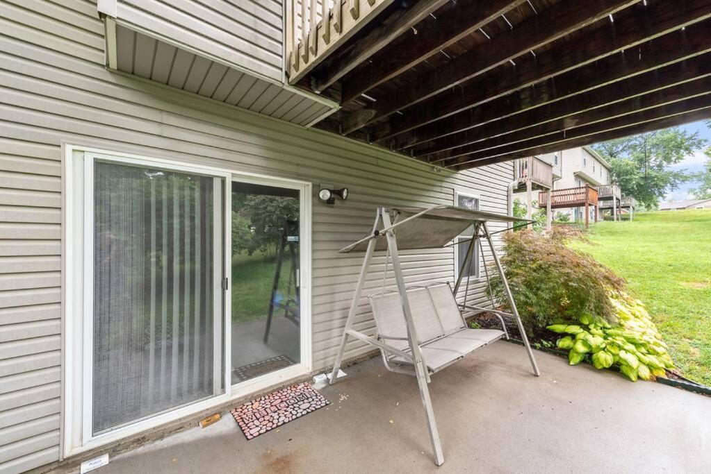 Beautiful Townhome, 11 Minutes To Downtown, Kcmo. 캔자스시티 외부 사진