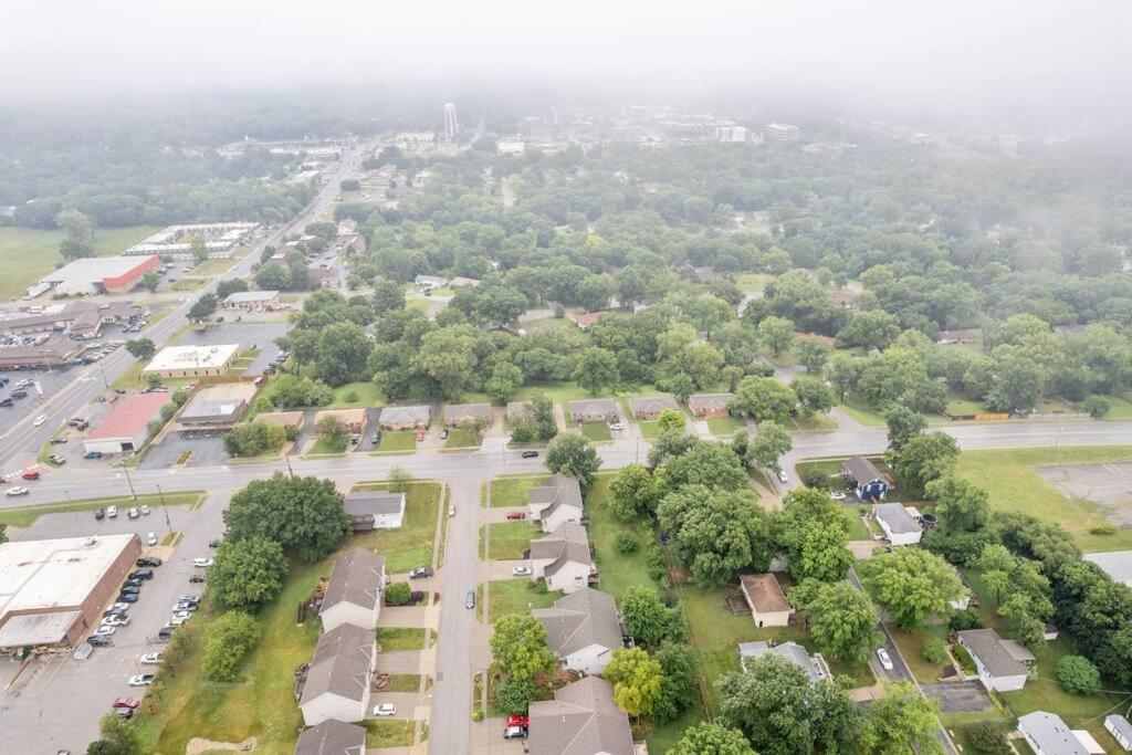 Beautiful Townhome, 11 Minutes To Downtown, Kcmo. 캔자스시티 외부 사진