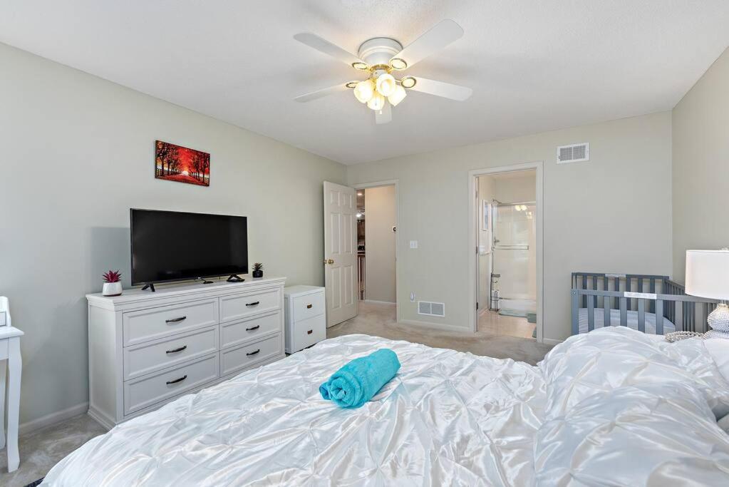 Beautiful Townhome, 11 Minutes To Downtown, Kcmo. 캔자스시티 외부 사진