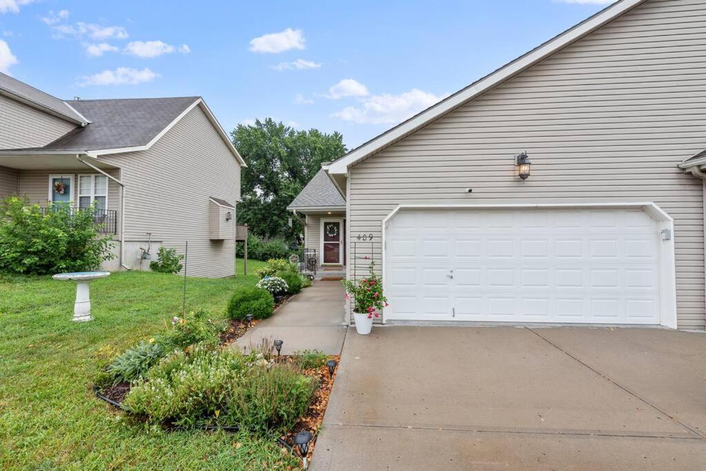 Beautiful Townhome, 11 Minutes To Downtown, Kcmo. 캔자스시티 외부 사진